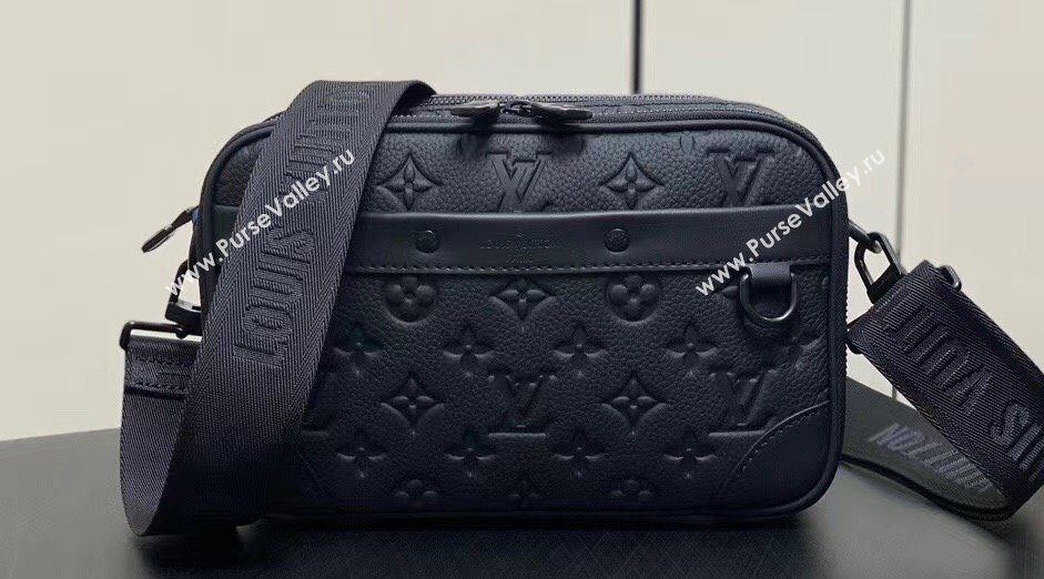 Louis Vuitton Monogram Shadow cowhide leather Alpha Messenger Bag Black 2024 (kiki-24040129)