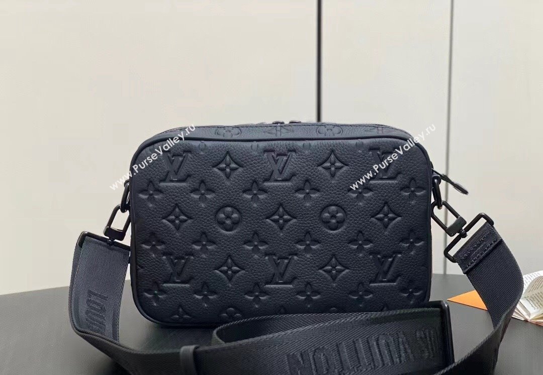 Louis Vuitton Monogram Shadow cowhide leather Alpha Messenger Bag Black 2024 (kiki-24040129)