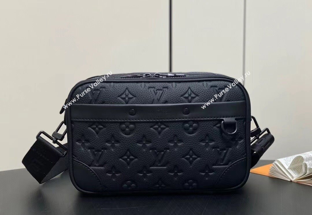 Louis Vuitton Monogram Shadow cowhide leather Alpha Messenger Bag Black 2024 (kiki-24040129)