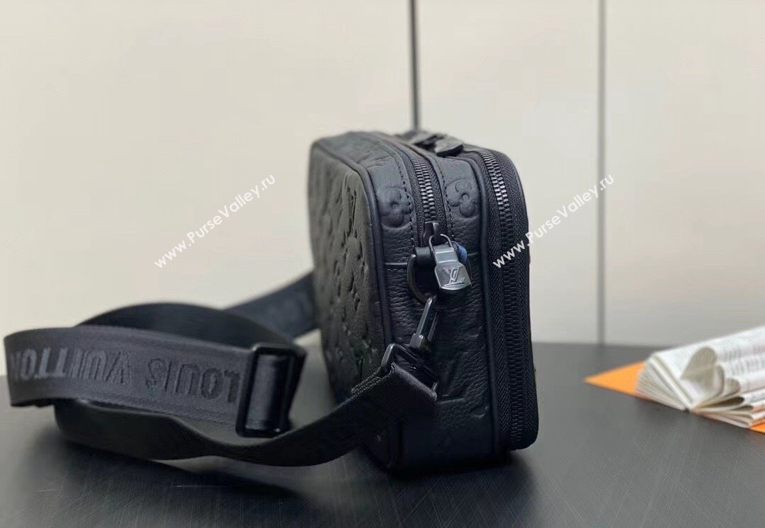 Louis Vuitton Monogram Shadow cowhide leather Alpha Messenger Bag Black 2024 (kiki-24040129)