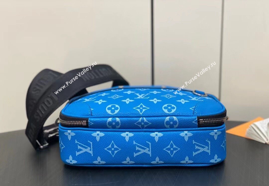Louis Vuitton Taiga leather and Monogram canvas Alpha Messenger Bag M31016 Blue 2024 (kiki-24040127)