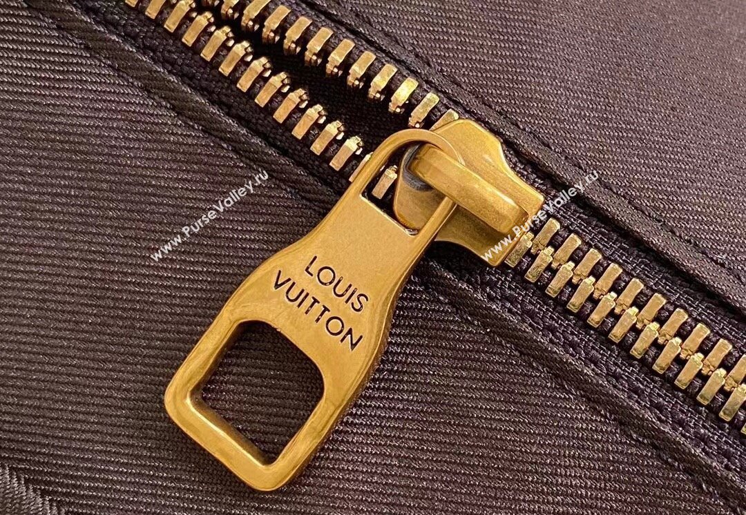 Louis Vuitton Monogram Craggy Canvas Christopher MM Bag M25240 Vanilla 2024 (kiki-24040123)