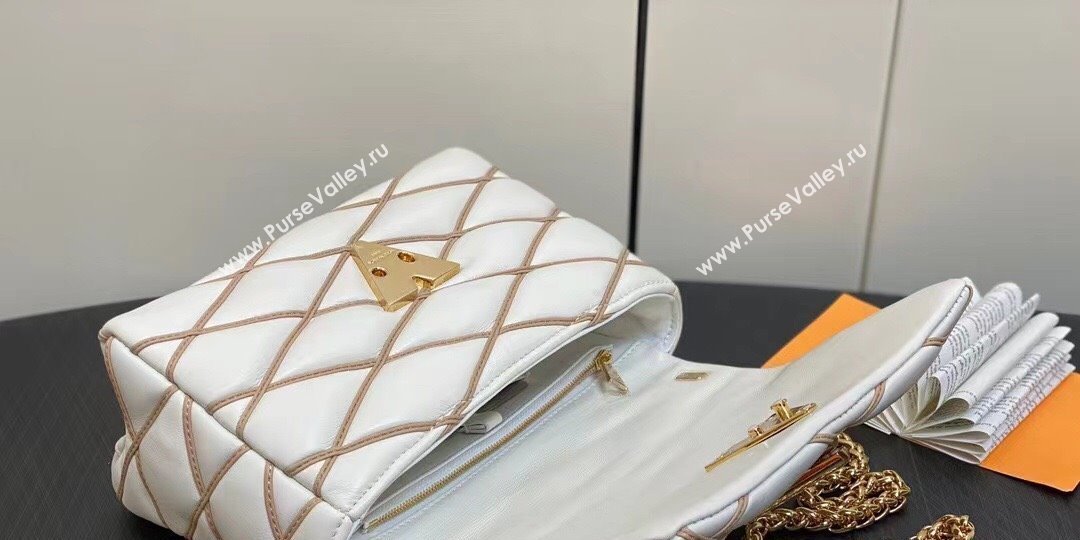 Louis Vuitton Lamb leather GO-14 MM Bag M25060 Crème Beige / Chestnut Brown 2024 (kiki-24040108)