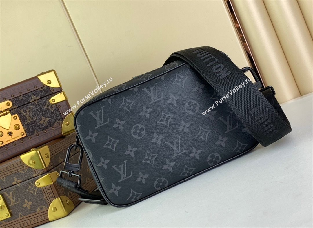 Louis Vuitton Taiga leather and Monogram canvas Alpha Messenger Bag M46955 Black 2024 (kiki-24040126)
