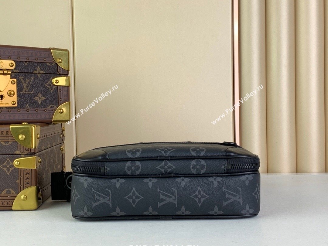 Louis Vuitton Taiga leather and Monogram canvas Alpha Messenger Bag M46955 Black 2024 (kiki-24040126)