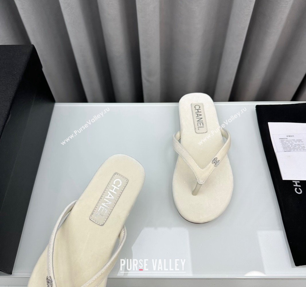 Chanel Crystal CC Logo Thongs G45716 Velvet White 2024 (modeng-24040243)