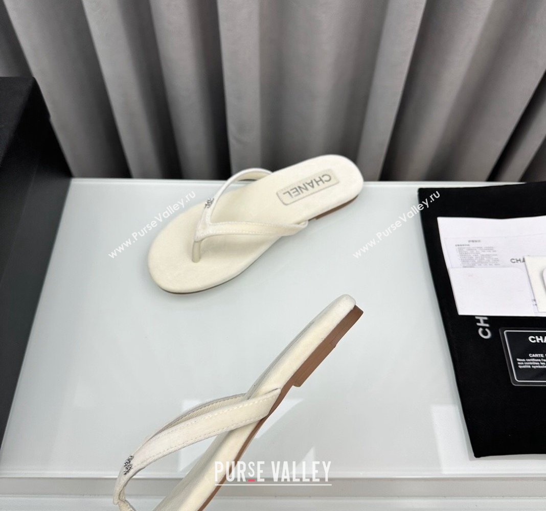 Chanel Crystal CC Logo Thongs G45716 Velvet White 2024 (modeng-24040243)