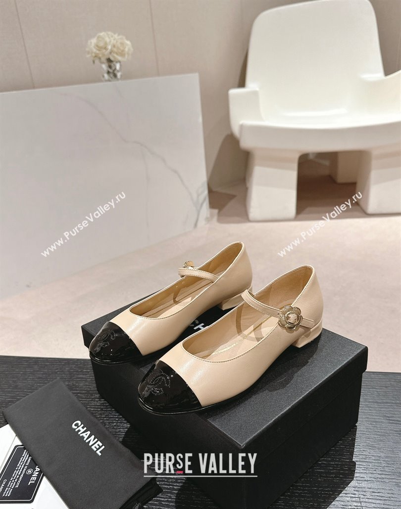 Chanel Mary Janes in Leather Beige and Patent Black 2024 (modeng-24040302)