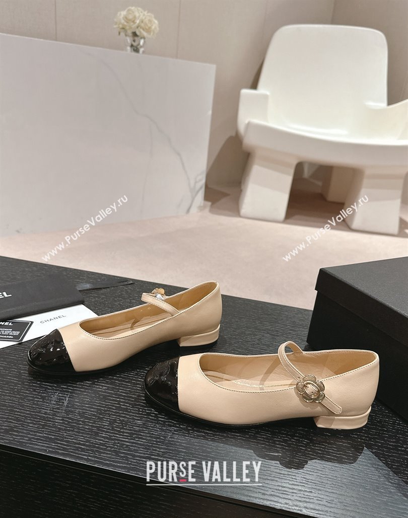 Chanel Mary Janes in Leather Beige and Patent Black 2024 (modeng-24040302)