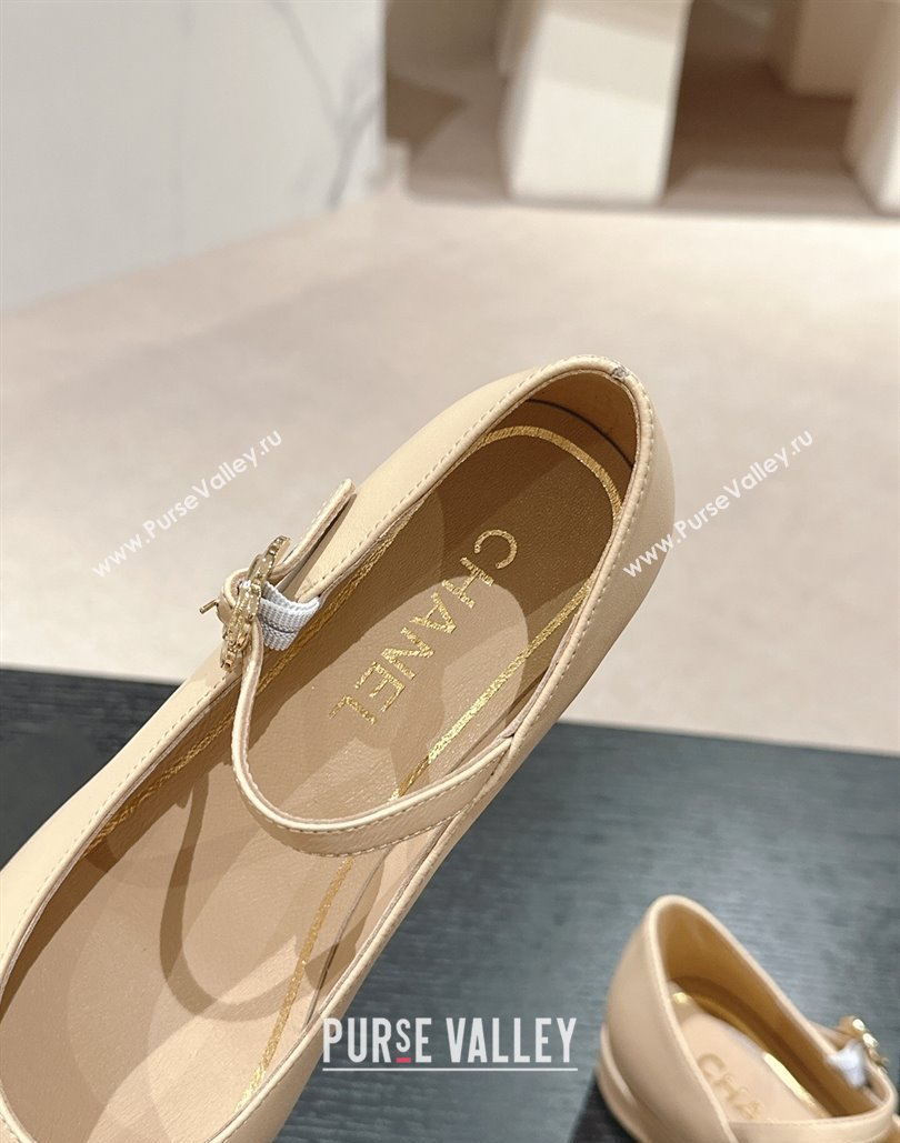 Chanel Mary Janes in Leather Beige and Patent Black 2024 (modeng-24040302)