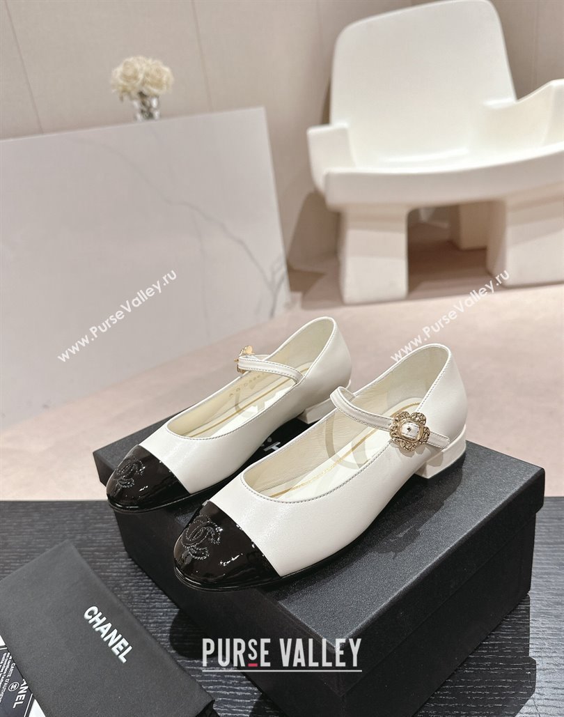 Chanel Mary Janes in Leather White and Patent Black 2024 (modeng-24040303)