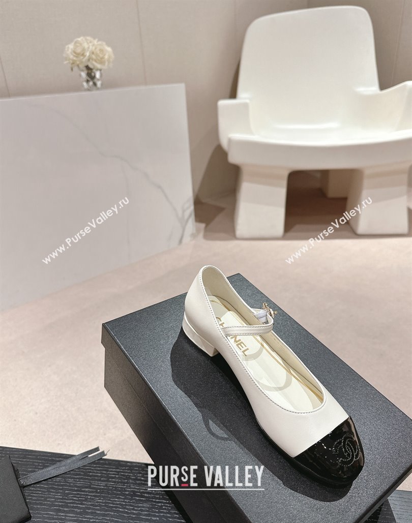 Chanel Mary Janes in Leather White and Patent Black 2024 (modeng-24040303)