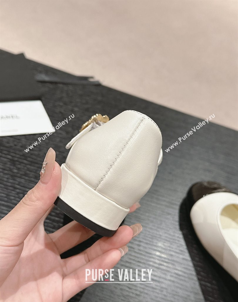 Chanel Mary Janes in Leather White and Patent Black 2024 (modeng-24040303)