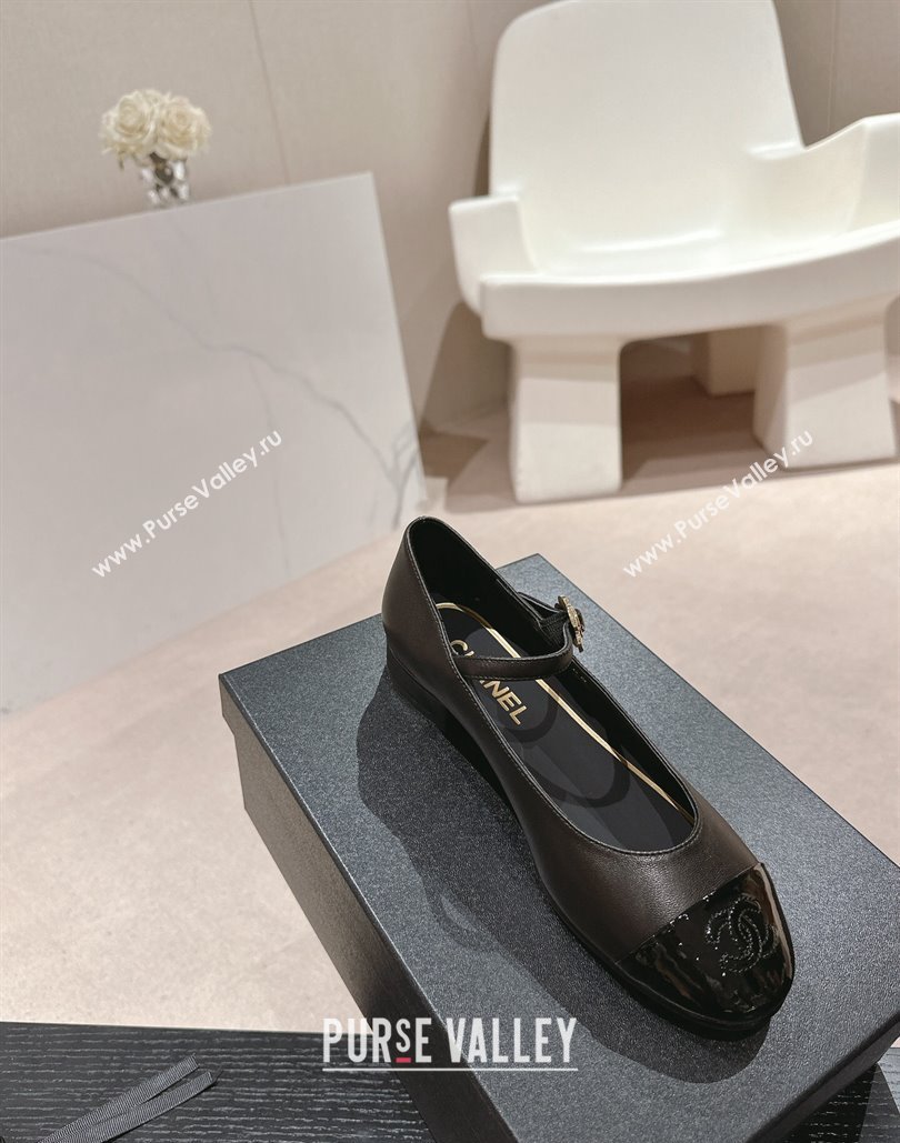 Chanel Mary Janes in Leather and Patent Black 2024 (modeng-24040304)