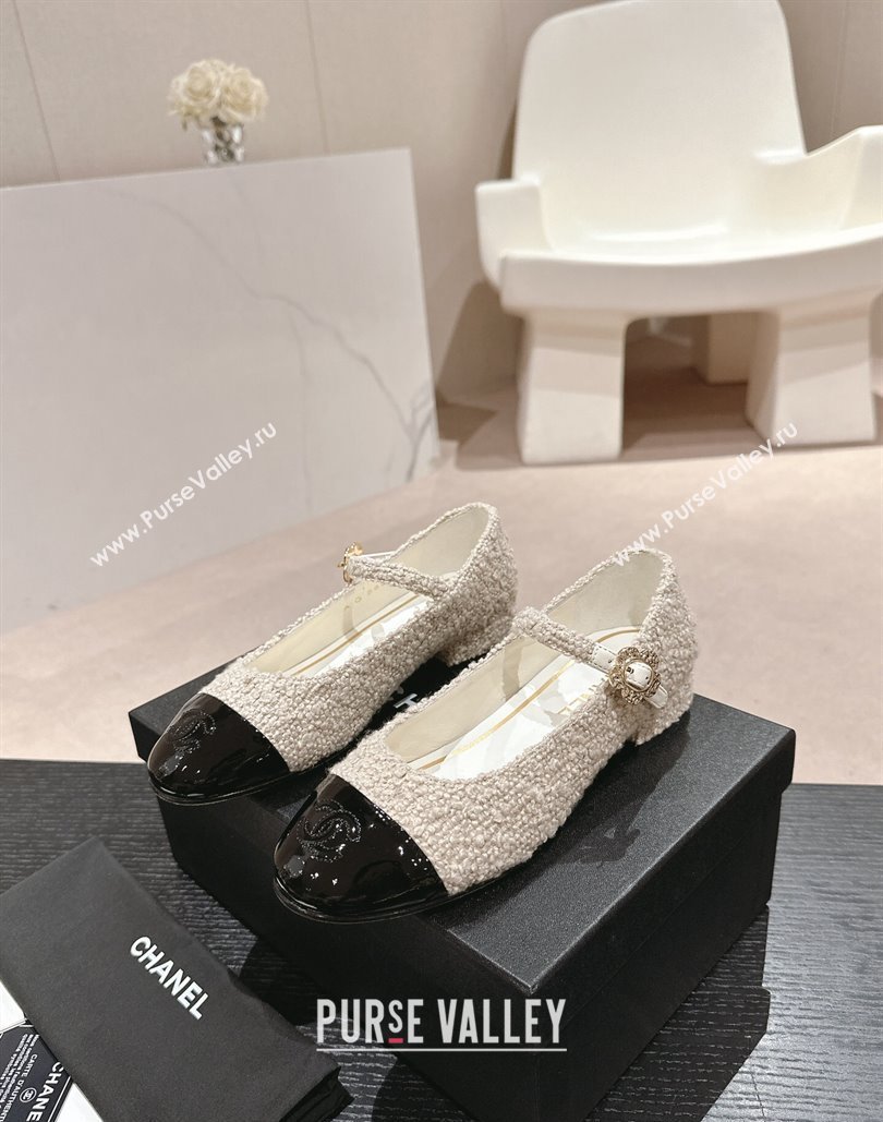 Chanel Mary Janes in Tweed Creamy and Patent Black 2024 (modeng-24040306)