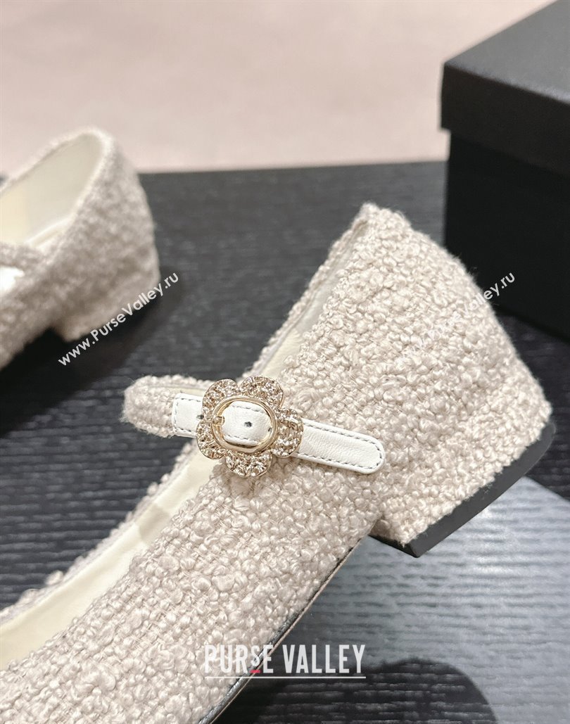 Chanel Mary Janes in Tweed Creamy and Patent Black 2024 (modeng-24040306)
