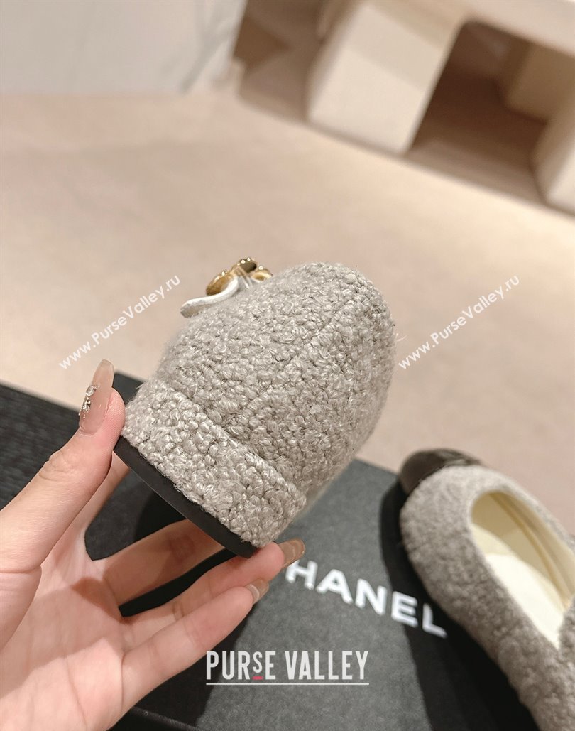 Chanel Mary Janes in Tweed Gray and Patent Black 2024 (modeng-24040305)