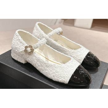Chanel Mary Janes in Tweed White and Patent Black 2024 (modeng-24040307)