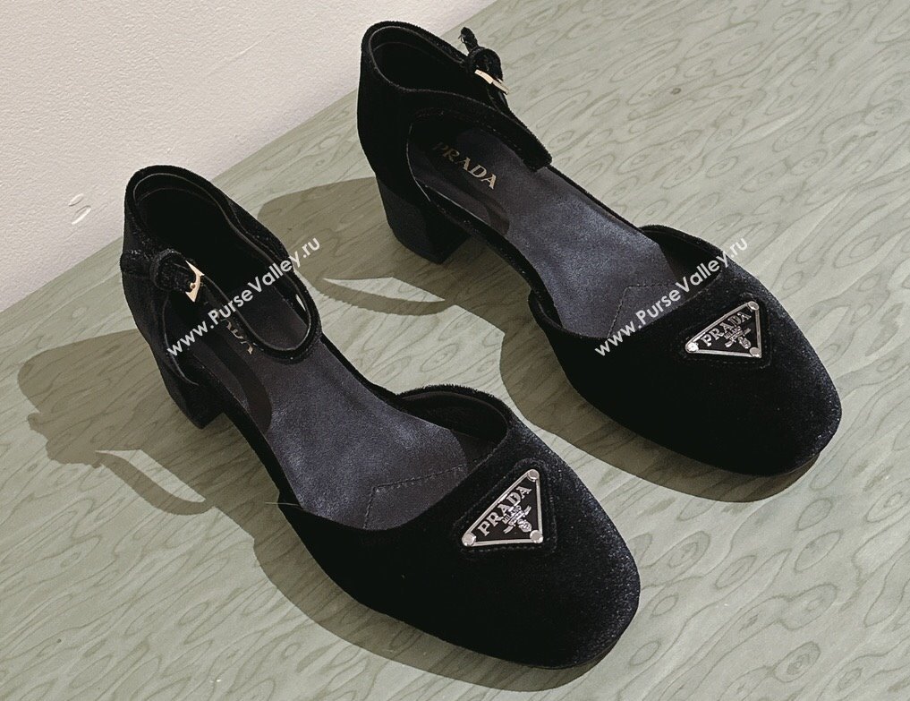 Prada Heel 4cm Velvet pumps with instep strap and metal buckle 1I352N Black 2024 (nono-24040314)