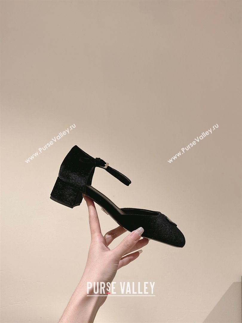 Prada Heel 4cm Velvet pumps with instep strap and metal buckle 1I352N Black 2024 (nono-24040314)