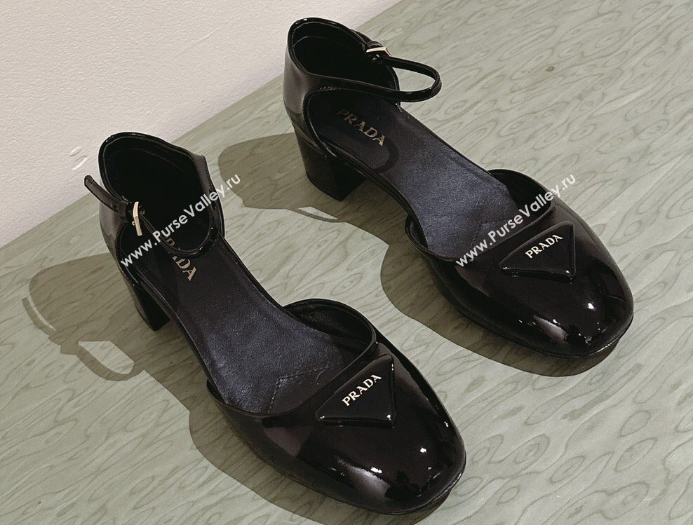 Prada Heel 4cm Patent leather pumps with instep strap and metal buckle 1I352N Black 2024 (nono-24040311)