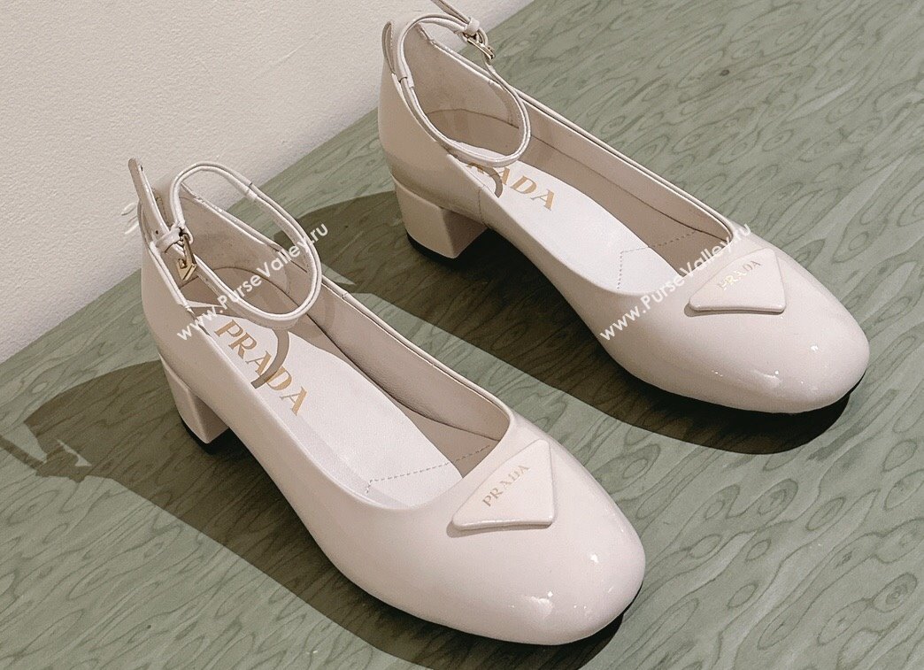Prada Heel 4cm Patent leather pumps with ankle strap and metal buckle 1I358N Ivory 2024 (nono-24040316)