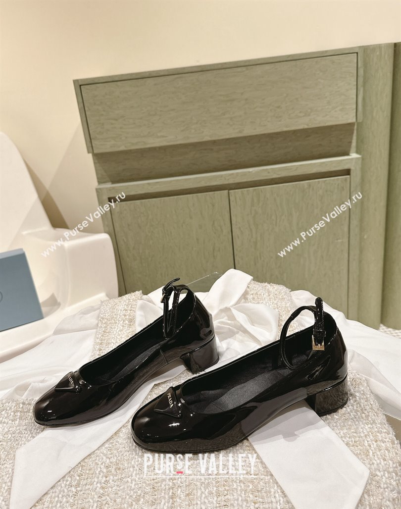 Prada Heel 4cm Patent leather pumps with ankle strap and metal buckle 1I358N Black 2024 (nono-24040315)