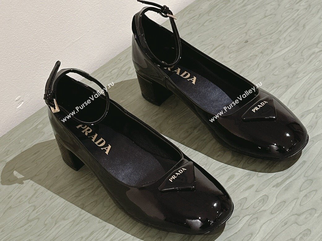 Prada Heel 4cm Patent leather pumps with ankle strap and metal buckle 1I358N Black 2024 (nono-24040315)