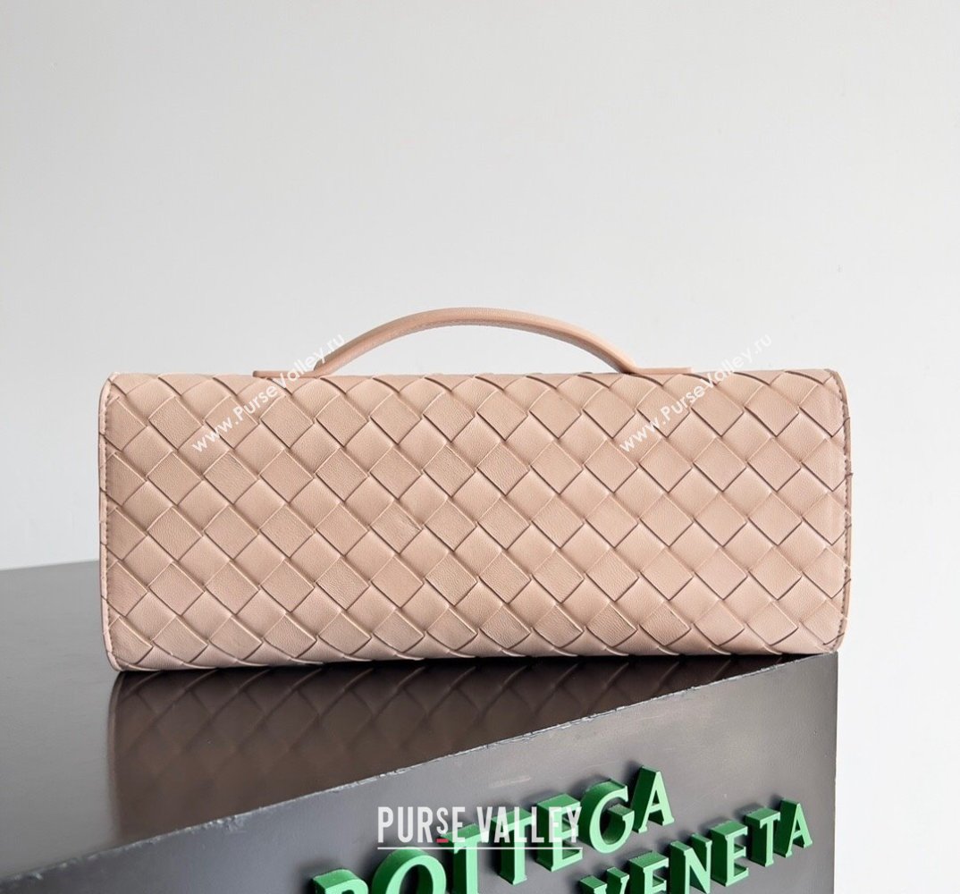 Bottega Veneta Long Clutch Andiamo With Handle Intrecciato leather bag Nude Pink with metallic knot closure 2024 (misu-24040701)