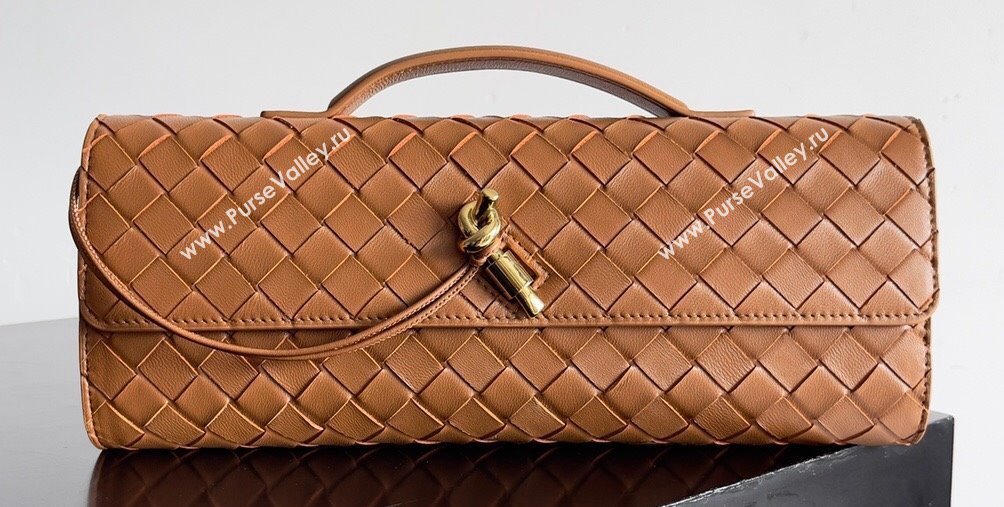 Bottega Veneta Long Clutch Andiamo With Handle Intrecciato leather bag Cognac with metallic knot closure 2024 (misu-24040704)