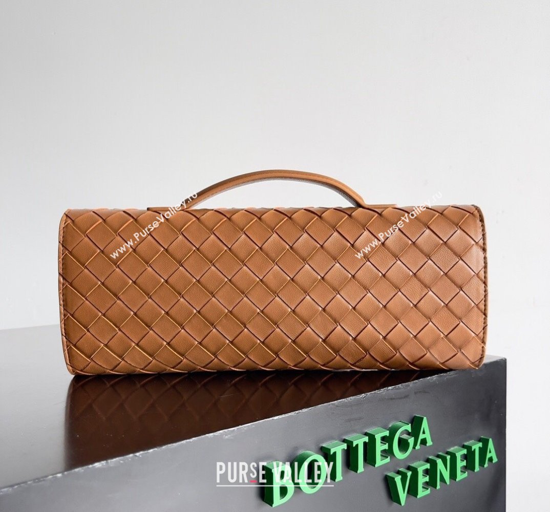 Bottega Veneta Long Clutch Andiamo With Handle Intrecciato leather bag Cognac with metallic knot closure 2024 (misu-24040704)
