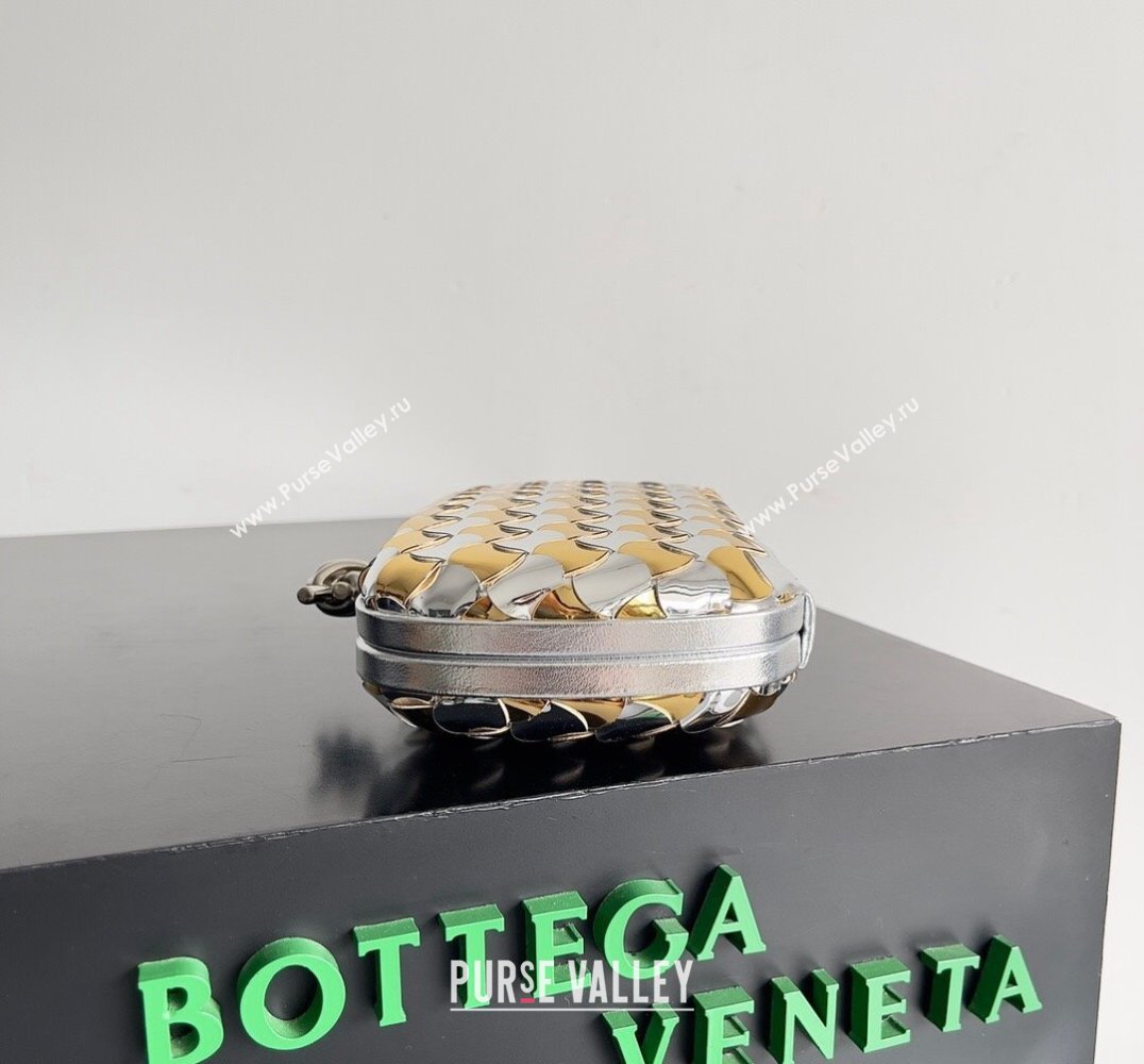 Bottega Veneta Intrecciato lamina leather Knot Minaudiere clutch Bag with wavy bicolor Pavimento effect 2024 (misu-24040817)