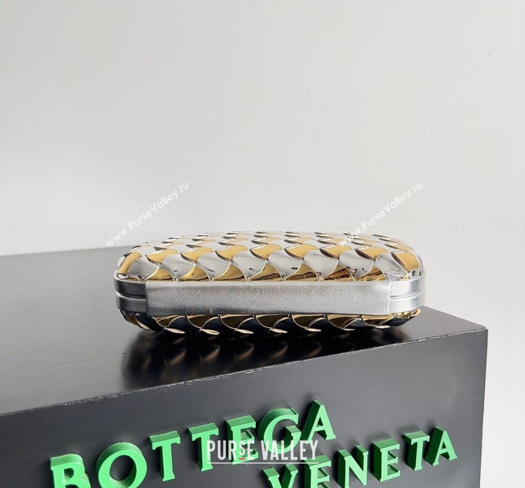 Bottega Veneta Intrecciato lamina leather Knot Minaudiere clutch Bag with wavy bicolor Pavimento effect 2024 (misu-24040817)