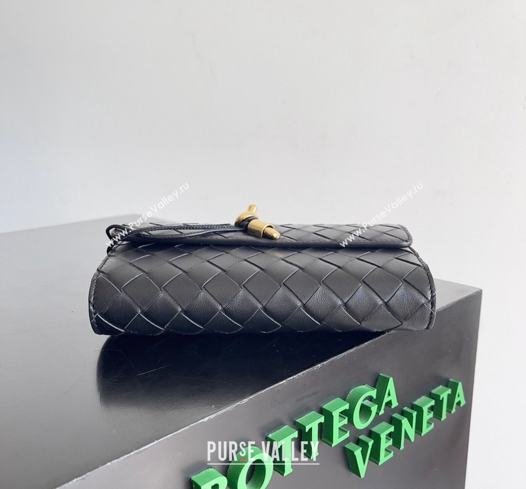 Bottega Veneta Andiamo Large Flap Wallet Black with metallic knot closure 2024 (misu-24040706)