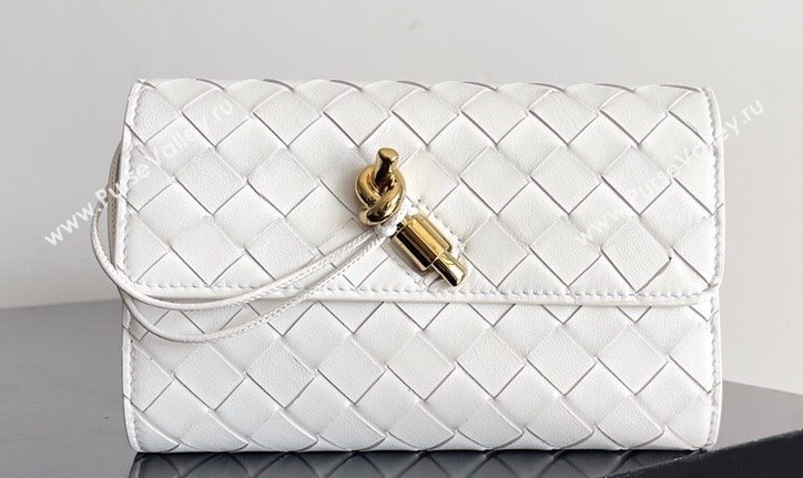 Bottega Veneta Andiamo Large Flap Wallet White with metallic knot closure 2024 (misu-24040707)