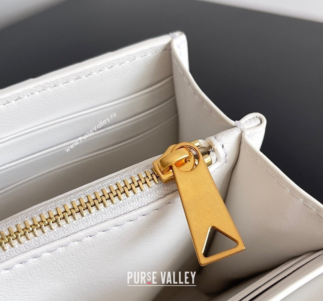 Bottega Veneta Andiamo Large Flap Wallet White with metallic knot closure 2024 (misu-24040707)