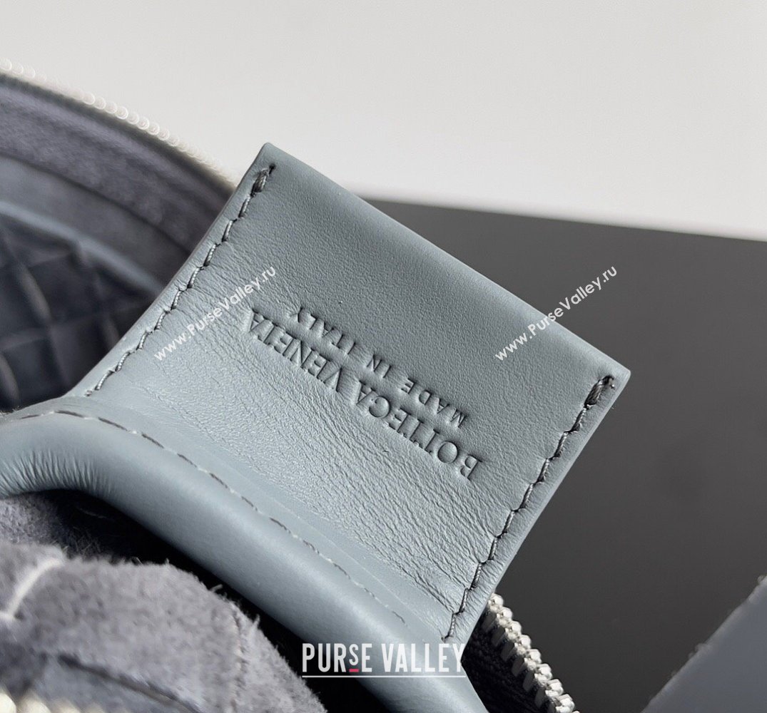 Bottega Veneta Intrecciato leather pouch Clutch Bag Gray (misu-24040834)