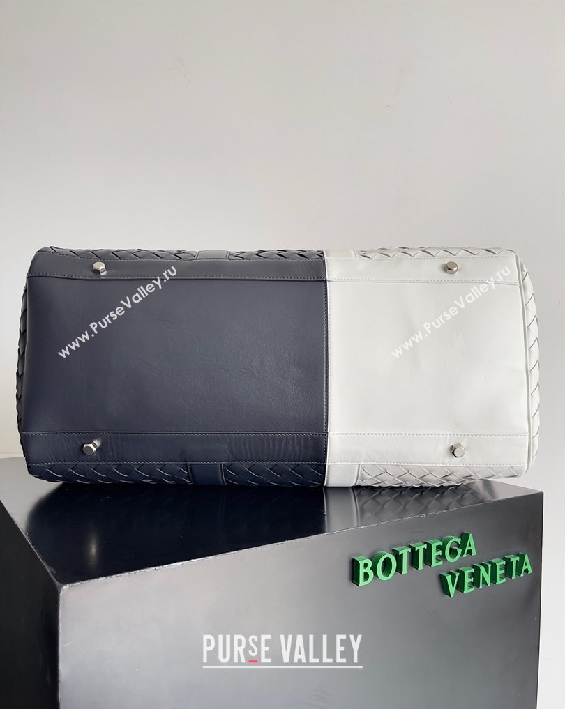 Bottega Veneta Medium Intrecciato Duffle Intrecciato leather Bag Space / White (misu-24040823)