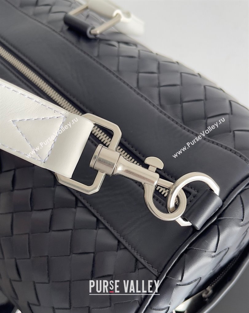 Bottega Veneta Medium Intrecciato Duffle Intrecciato leather Bag Space / White (misu-24040823)