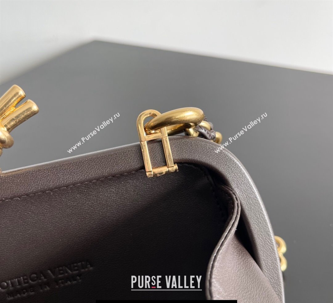 Bottega Veneta Knot With Chain Padded Intreccio leather minaudière Bag Fondant 2024 (misu-24040818)