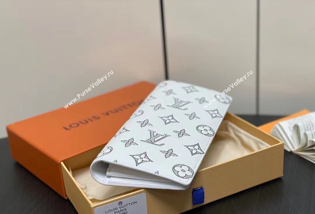 Louis Vuitton Monogram Shadow calfskin leather Brazza Wallet White/Navy 2024 (kiki-24040815)