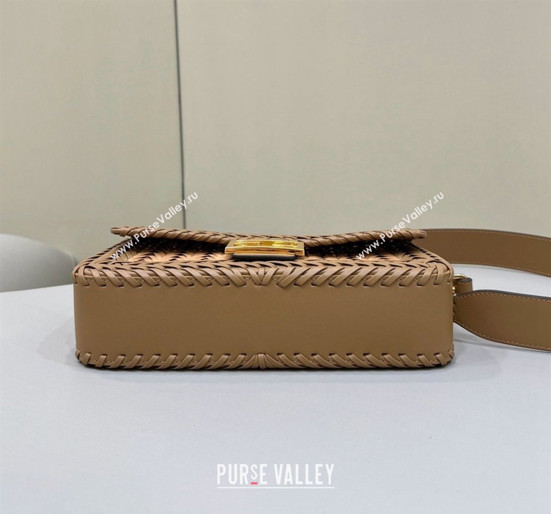 Fendi Medium Baguette Bag Sand and brown interlaced leather and raffia 2024 (chaoliu-24040930)