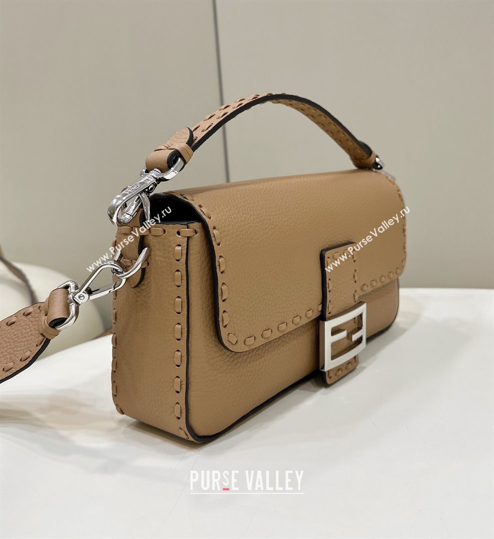 Fendi Medium Baguette Bag Beige Selleria with oversize topstitching 2024 (chaoliu-24040912)