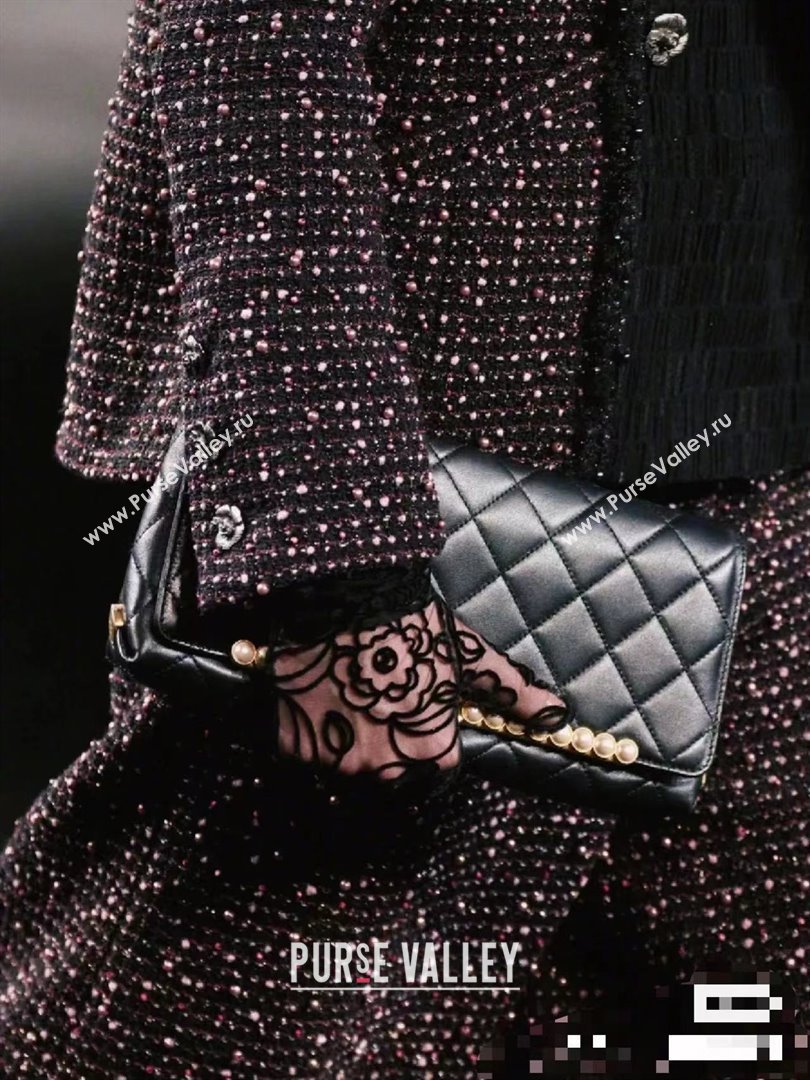 CHANEL lambskin,imitation pearls gold-tone metal black clutch AS4455 2023 (JIYUAN-231206-02)