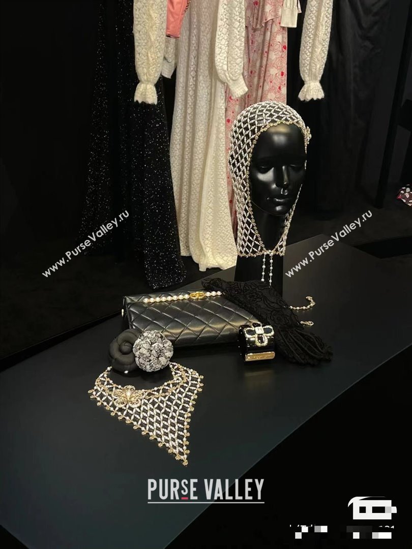CHANEL lambskin,imitation pearls gold-tone metal black clutch AS4455 2023 (JIYUAN-231206-02)