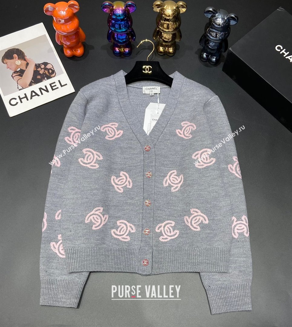 CHANEL gray/pink cc printed CARDIGAN 2023 (qiqi-231206-19)
