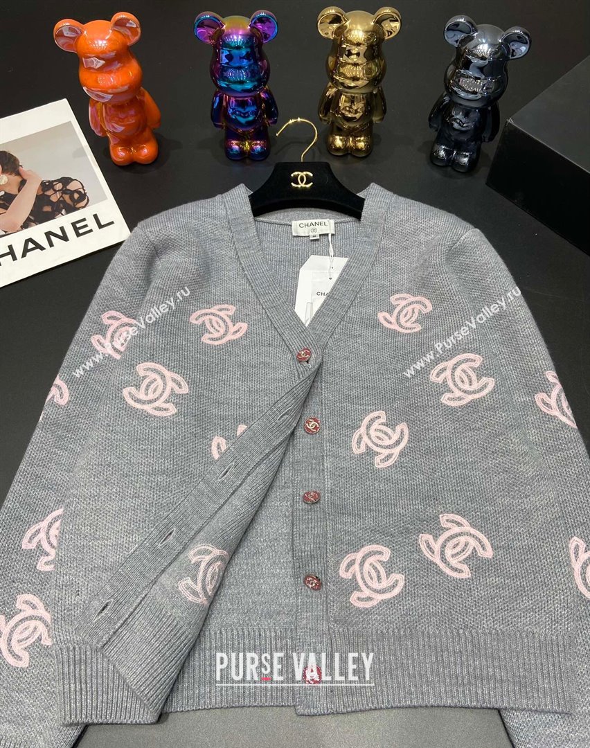 CHANEL gray/pink cc printed CARDIGAN 2023 (qiqi-231206-19)