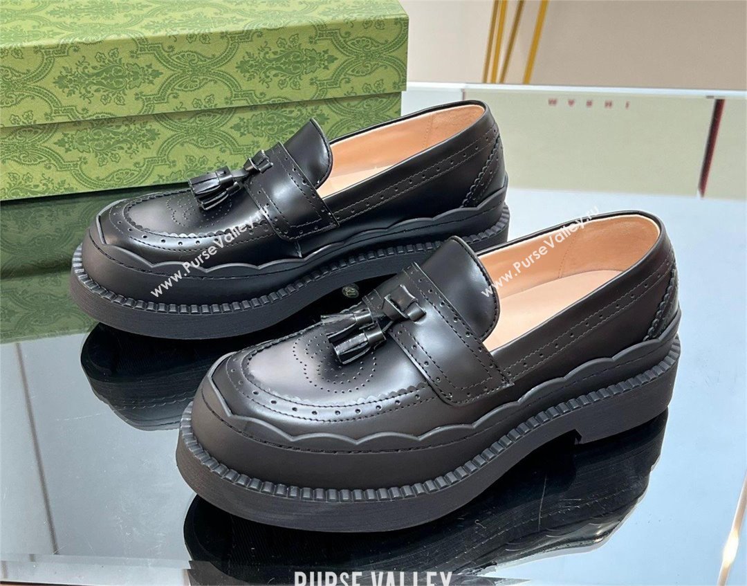 Gucci lug loafer with Scalloped rubber trim and Fringe Black leather 2023 (modeng-23103027)