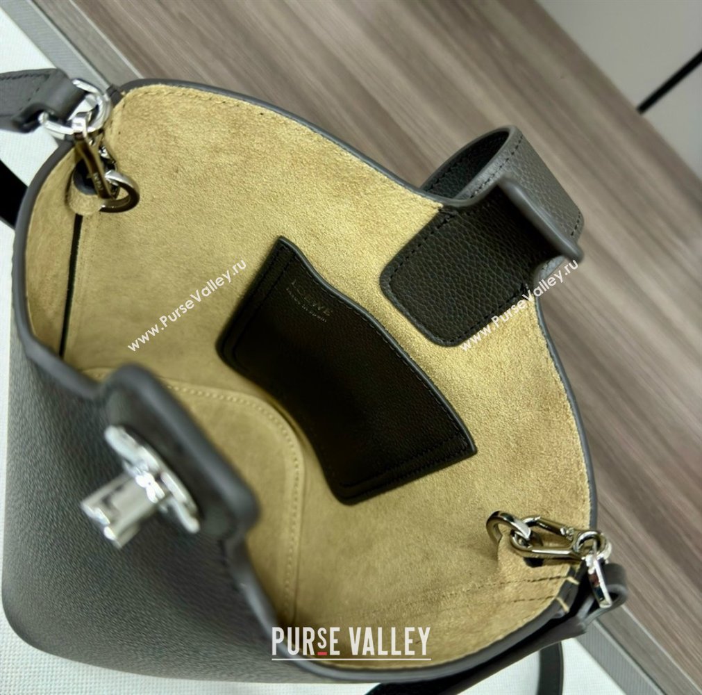 loewe mini Pebble Bucket bag in soft grained calfskin black 2024 (xinyidai-240319-03)