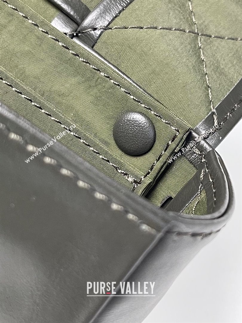 Bottega Veneta wax calfskin The Belt Cassette Bag black/green (misu-210226-03)